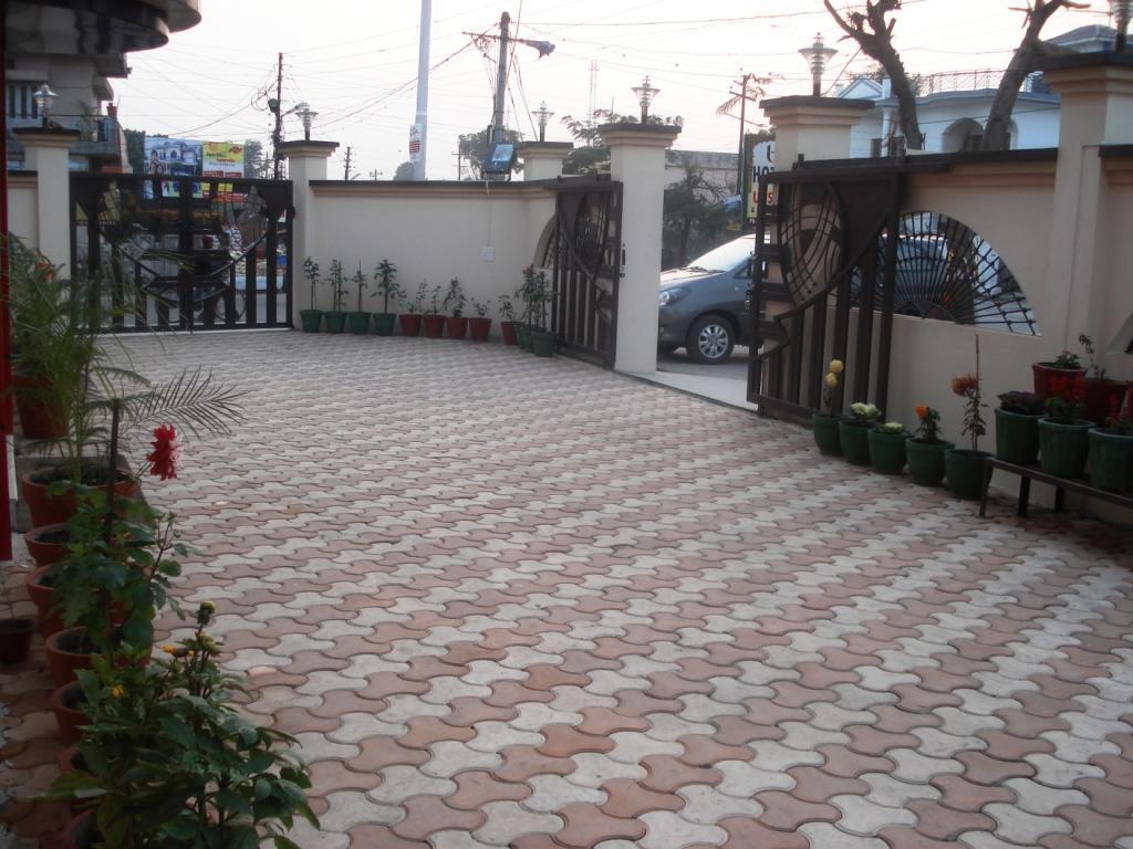 Hotel Utsav Dehradun Eksteriør billede