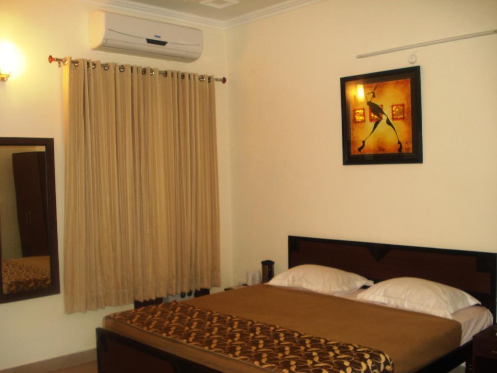 Hotel Utsav Dehradun Eksteriør billede