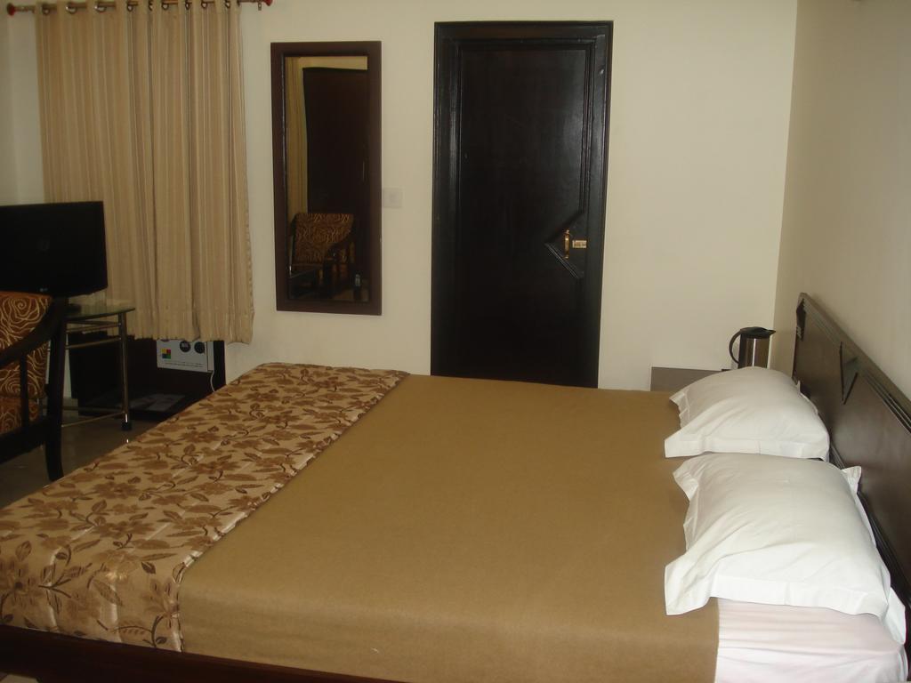 Hotel Utsav Dehradun Eksteriør billede