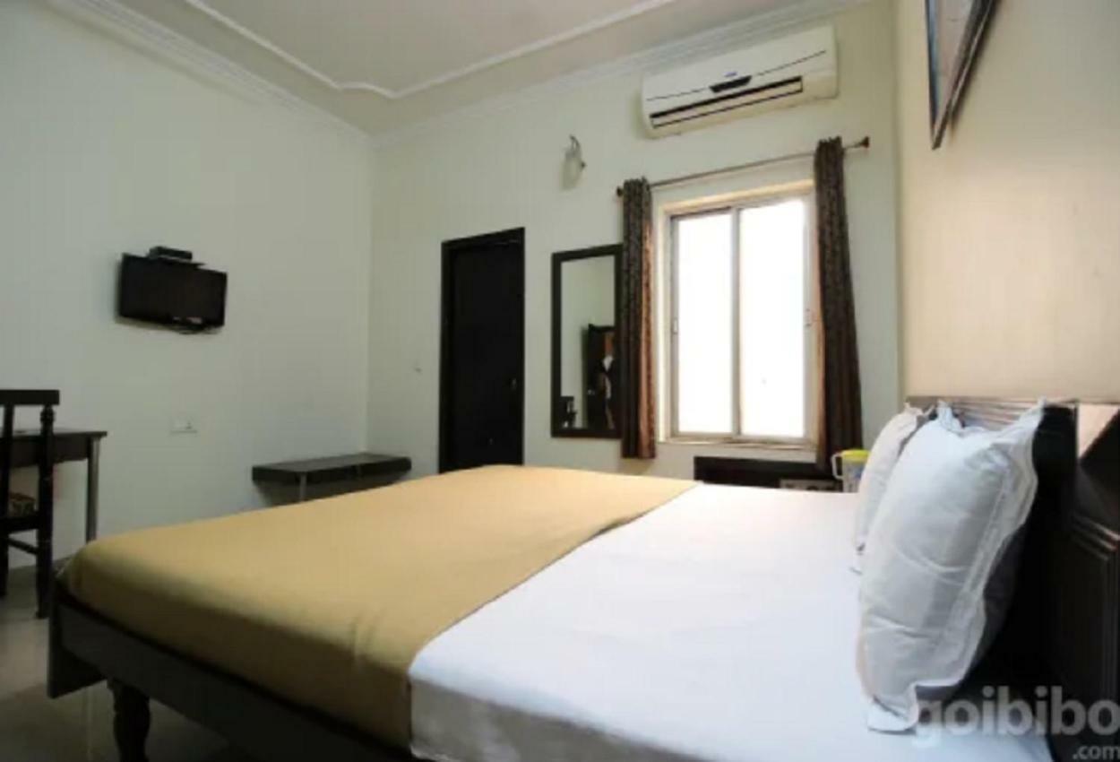 Hotel Utsav Dehradun Eksteriør billede