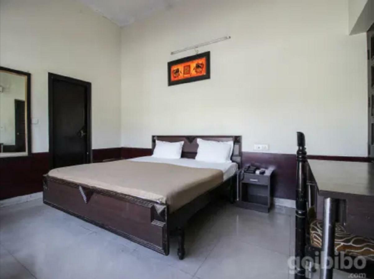 Hotel Utsav Dehradun Eksteriør billede